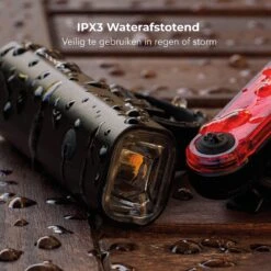 LifeGoods LED Fietsverlichting Set - Voorlicht En Achterlicht - USB Oplaadbaar - Zwart -Outdoor Kampeerwinkel 1200x1200 478