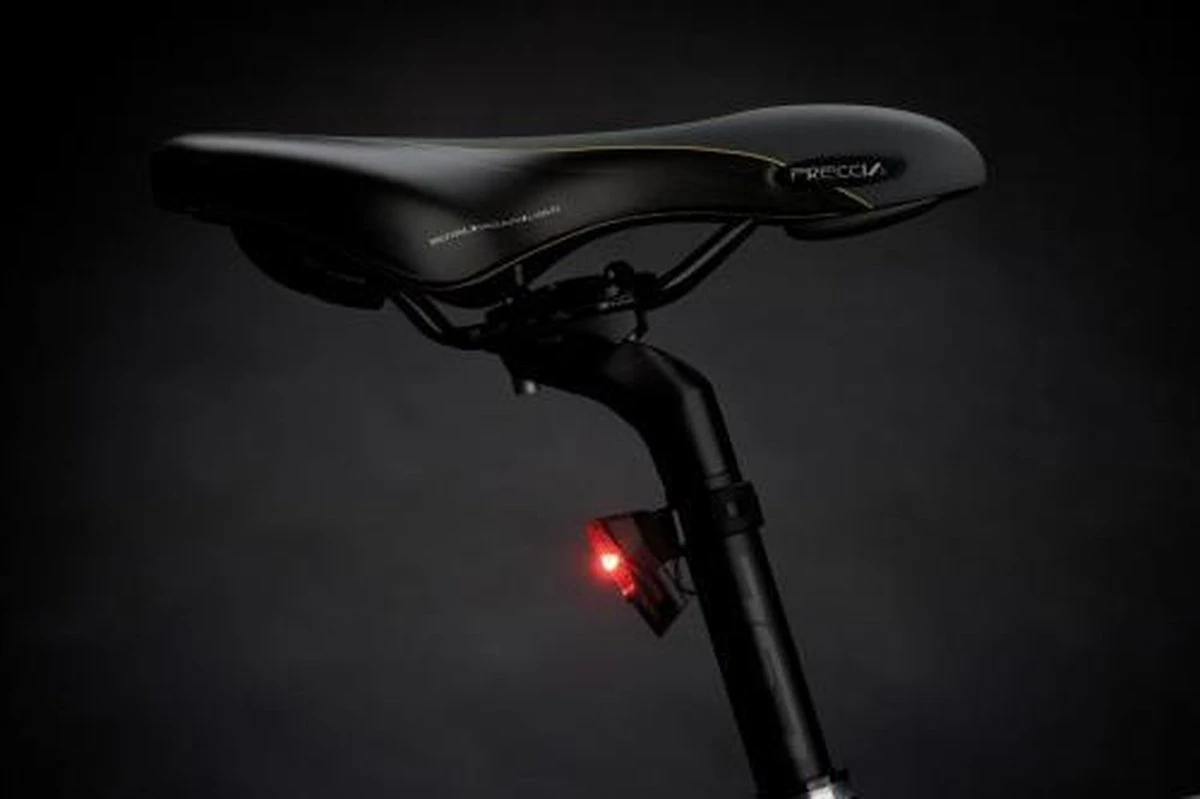 AXA Greenline 40 Lux - LED Fietslampjes Voor En Achter - Fietsverlichting USB Oplaadbaar 12 AXA Greenline 40 Lux - LED Fietslampjes Voor En Achter - Fietsverlichting USB Oplaadbaar - Afbeelding 10