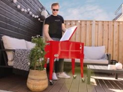 AXI Retro Cooler Rood - Koeler Met Wielen - 76L Inhoud - Koelbox Met Aftapkraan 36 AXI Retro Cooler Rood - Koeler Met Wielen - 76L Inhoud - Koelbox Met Aftapkraan -Outdoor Kampeerwinkel 1200x900 8