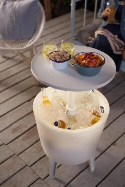 Keter Coolbar Partytafel – Lichtgevend - 49,5x49,5x57cm - Wit 16 Keter Coolbar Partytafel – Lichtgevend - 49,5x49,5x57cm - Wit -Outdoor Kampeerwinkel 800x1200 11